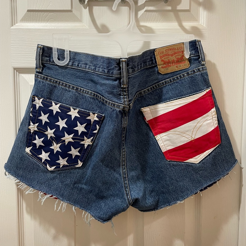4th of July high waisted Levi’s shorts